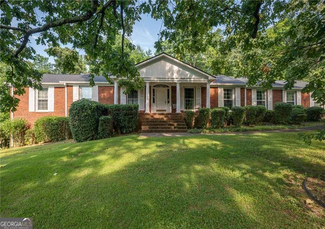 1st image of 206 Sherwood Dr, Calhoun, GA 30701 | MLS# 10799382
