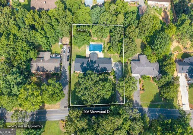 2nd image of 206 Sherwood Dr, Calhoun, GA 30701 | MLS# 10799382