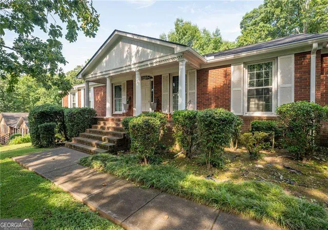 3rd image of 206 Sherwood Dr, Calhoun, GA 30701 | MLS# 10799382