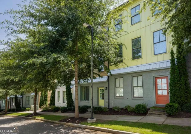 Photo 2 of Townhouse for sale at 753 Se Hamilton Cir, Atlanta, GA 30312 | MLS# 10830435 | Listing updated on 2026-09-04