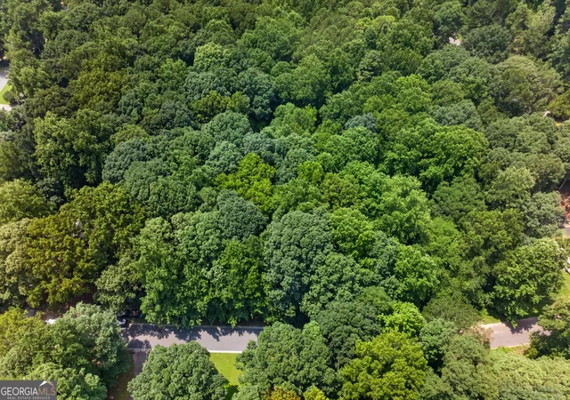 2nd image of 1322 Center Dr, Auburn, GA 30011 | MLS# 10819530