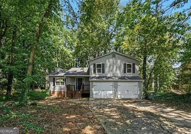 1st image of 137 Farmington Dr, Woodstock, GA 30188 | MLS# 10830457