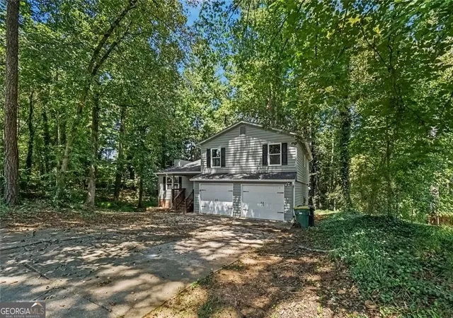 2nd image of 137 Farmington Dr, Woodstock, GA 30188 | MLS# 10830457