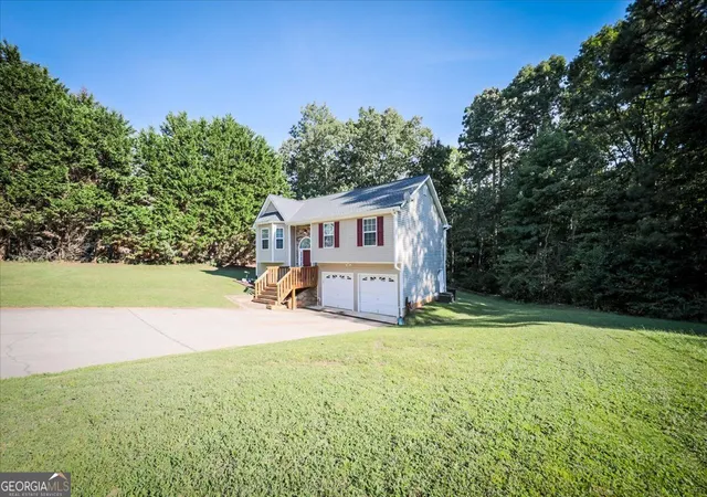 Photo 3 of Single family home for sale at 401 Winding Valley Dr, Rockmart, GA 30153 | MLS# 10832157 | Listing updated on 2026-09-26