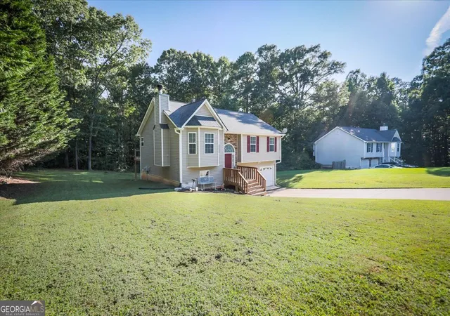 Photo 3 of Single family home for sale at 401 Winding Valley Dr, Rockmart, GA 30153 | MLS# 10832157 | Listing updated on 2026-09-26