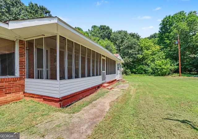 3rd image of 931 Davenport St, Cedartown, GA 30125 | MLS# 10823228