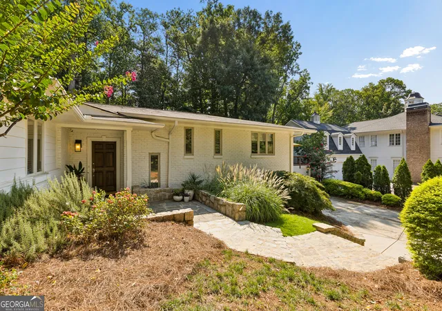 Photo 2 of Single family home for sale at 4091 Peachtree Dunwoody Rd Ne, Atlanta, GA 30342 | MLS# 10832422 | Listing updated on 2026-10-09