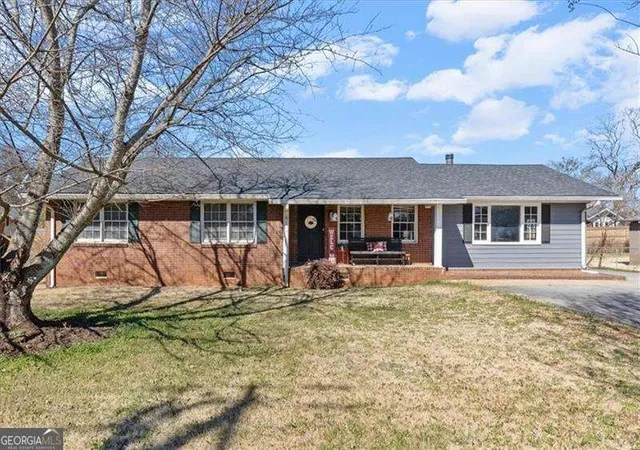 1st image of 213 Cook St, Cartersville, GA 30120 | MLS# 10820328