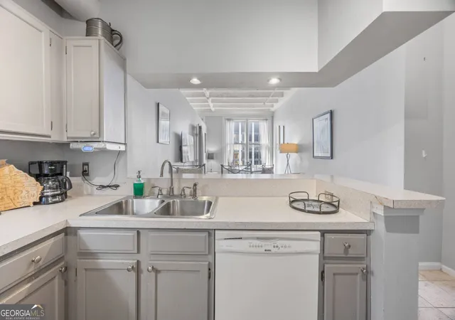 4th image of 32 Peachtree St Nw #1605, Atlanta, GA 30303 | MLS# 10793511