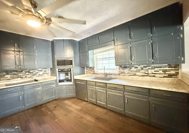 Photo 4 of Sale Pending at 6371 Washington St, Union City, GA 30291 | MLS# 10828950 | Listing updated on 2026-09-09