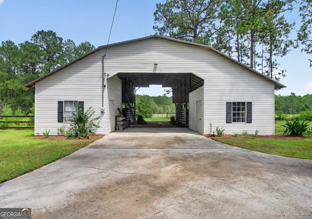 Photo 4 of Single family home for sale at 5486 Bowen Rd, Blackshear, GA 31516 | MLS# 10818973 | Listing updated on 2026-09-11