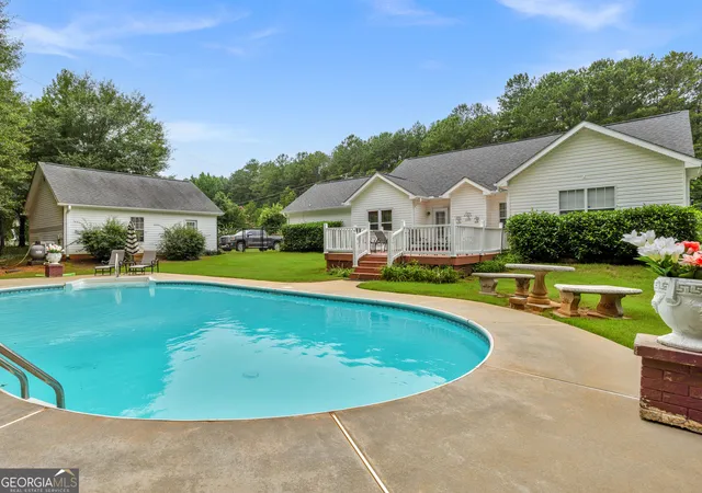 1st image of 122 Old Stonewall Dr, Locust Grove, GA 30248 | MLS# 10810201