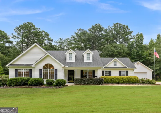 2nd image of 122 Old Stonewall Dr, Locust Grove, GA 30248 | MLS# 10810201