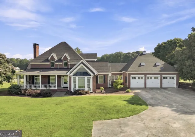 Photo 1 of Single family home for sale at 329 Willow Lakes Ln, Jefferson, GA 30549 | MLS# 10836082 | Listing updated on 2026-09-13