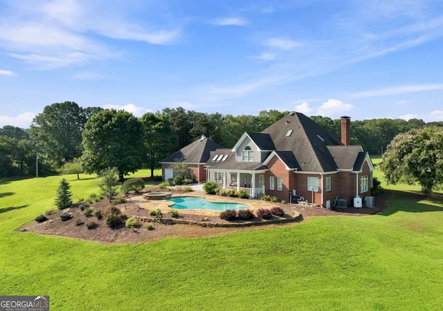 Photo 2 of Single family home for sale at 329 Willow Lakes Ln, Jefferson, GA 30549 | MLS# 10836082 | Listing updated on 2026-09-13