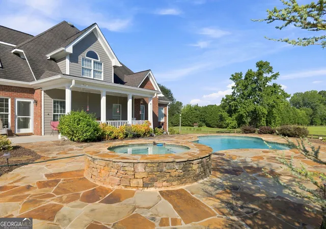Photo 4 of Single family home for sale at 329 Willow Lakes Ln, Jefferson, GA 30549 | MLS# 10836082 | Listing updated on 2026-09-13