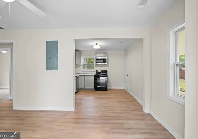 5th image of 13 Elm Cir, Newnan, GA 30263 | MLS# 10705070