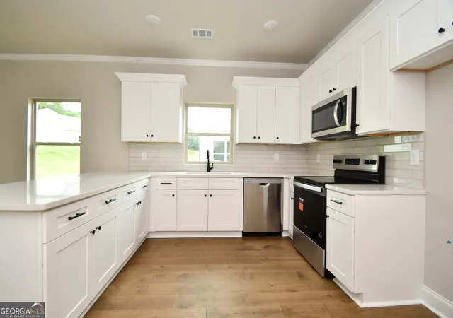 Photo 4 of Single family home for sale at 326 Andover Dr, Athens, GA 30607 | MLS# 10646299 | Listing updated on 2026-07-26