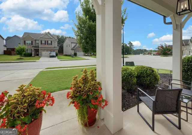 Photo 3 of Single family home for sale at 4323 Clubside Dr, Gainesville, GA 30504 | MLS# 10805747 | Listing updated on 2026-09-24