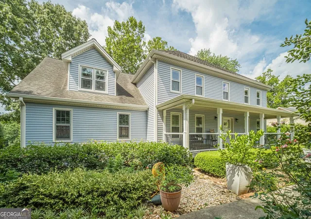 Photo 3 of Single family home for sale at 1875 Oak Rd, Snellville, GA 30078 | MLS# 10825414 | Listing updated on 2026-09-21