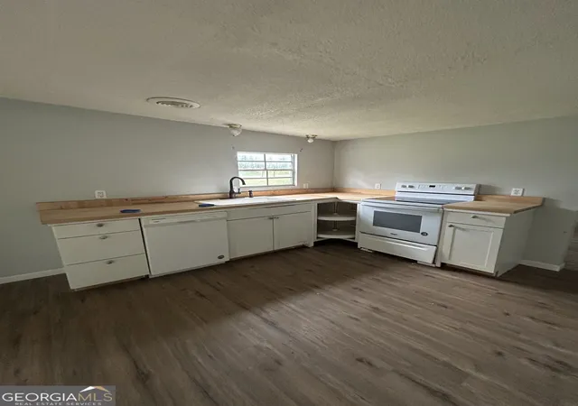 5th image of 294 Turner Rd, Newnan, GA 30263 | MLS# 10789403