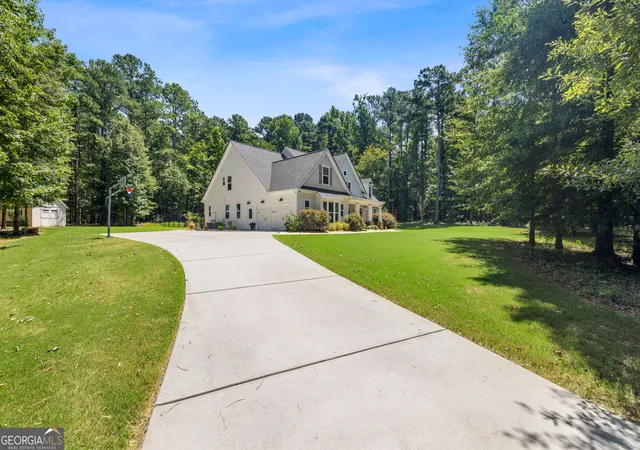 3rd image of 346 Antioch Rd, Fayetteville, GA 30215 | MLS# 10831490