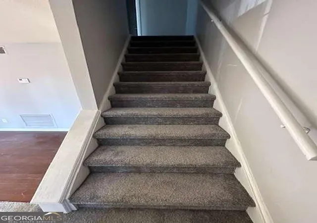 Listing Photo 5 - Condo for sale in building located at 265 Peyton Pl SW, Atlanta, GA 30311