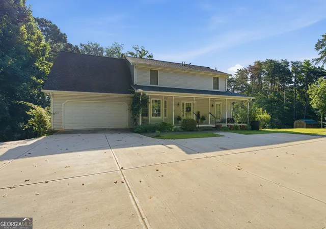Photo 2 of Single family home for sale at 9600 Lakeside Way, Gainesville, GA 30506 | MLS# 10810398 | Listing updated on 2026-08-17