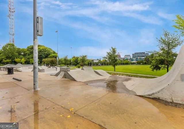 Listing Photo 2 - Condo for sale in building located at 821 Ralph Mcgill Blvd, Atlanta, GA 30306 - Unit #2405