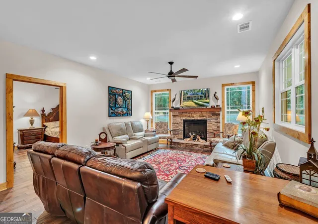 Photo 3 of Single family home for sale at 303 E Woodward St, Vienna, GA 31092 | MLS# 10820514 | Listing updated on 2026-08-23