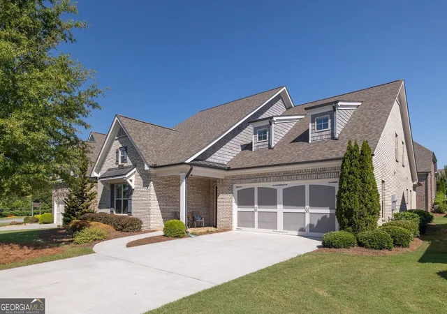 Photo 2 of Single family home for sale at 6025 Overlook Club Cir, Suwanee, GA 30024 | MLS# 10833423 | Listing updated on 2026-10-01