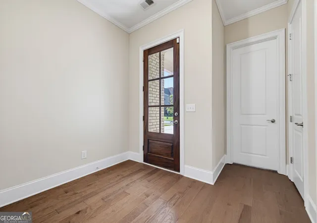 Photo 4 of Single family home for sale at 6025 Overlook Club Cir, Suwanee, GA 30024 | MLS# 10833423 | Listing updated on 2026-10-01