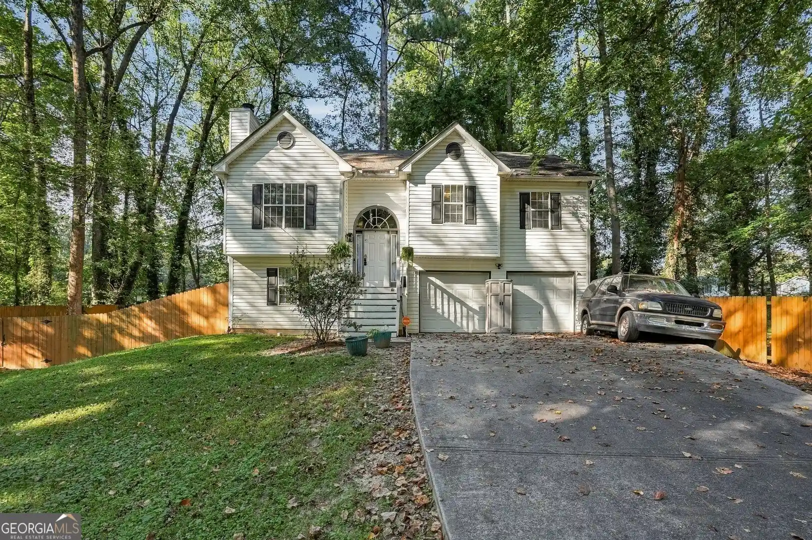 Photo 1 of Single family home for sale at 1568 Pine Cir, Austell, GA 30168 | MLS# 10857414 | Listing updated on 2026-10-15