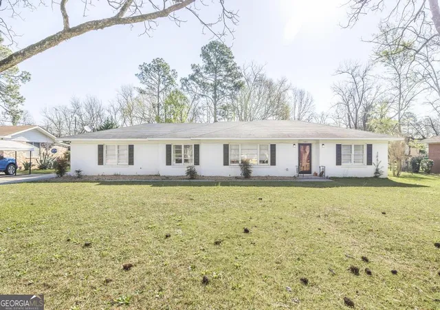 Homes for sale in Fort Valley, GA | 1402 Knoxville St, Fort Valley, GA 31030 | MLS# 10799059
