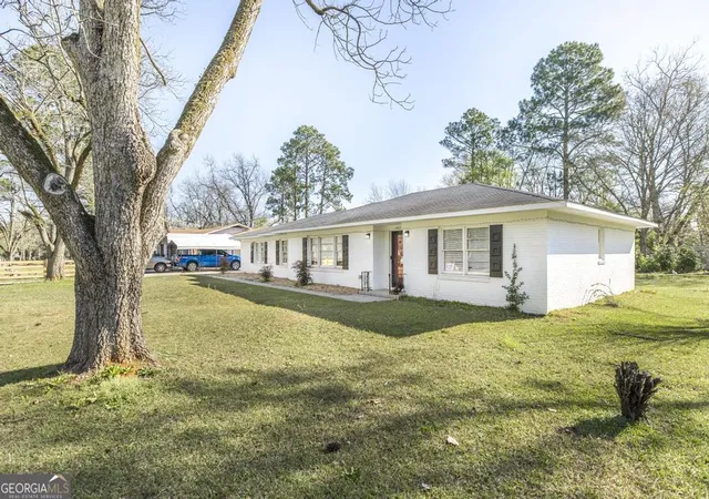 Homes for sale in Fort Valley, GA | 1402 Knoxville St, Fort Valley, GA 31030 | MLS# 10799059