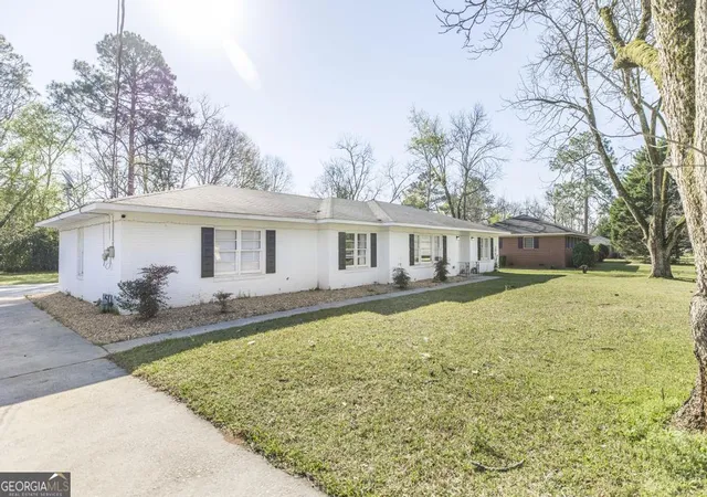 Homes for sale in Fort Valley, GA | 1402 Knoxville St, Fort Valley, GA 31030 | MLS# 10799059