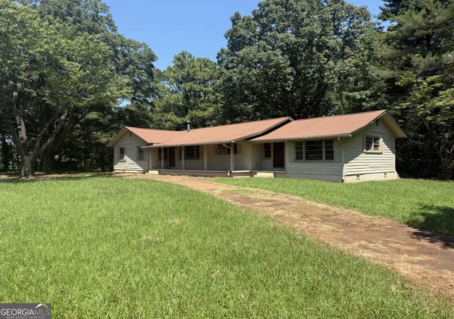 Photo 2 of Single family home for sale at 655 Elberta Dr, Marietta, GA 30066 | MLS# 10828919 | Listing updated on 2026-09-19