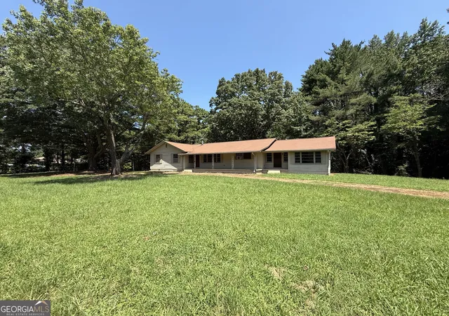 Photo 3 of Single family home for sale at 655 Elberta Dr, Marietta, GA 30066 | MLS# 10828919 | Listing updated on 2026-09-19