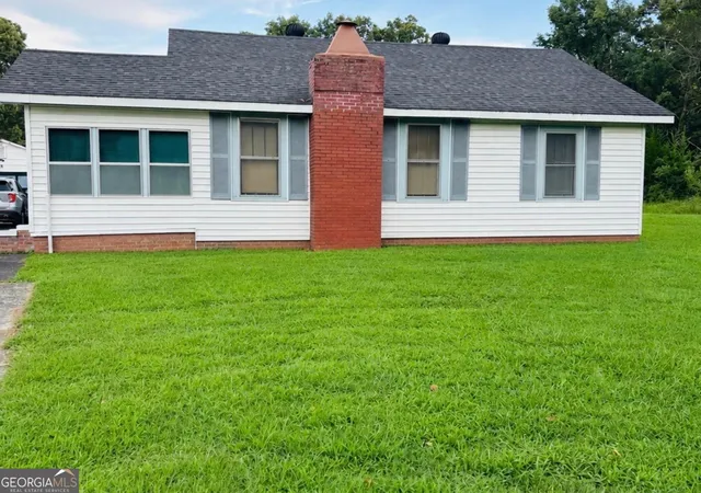 1st image of 1385 W Currahee St, Toccoa, GA 30577 | MLS# 10823166