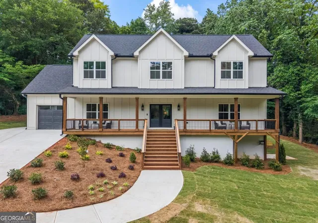 1st image of 300 Nottingham Dr, Woodstock, GA 30188 | MLS# 10802310