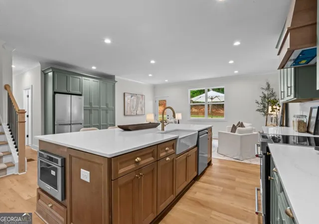 3rd image of 300 Nottingham Dr, Woodstock, GA 30188 | MLS# 10802310