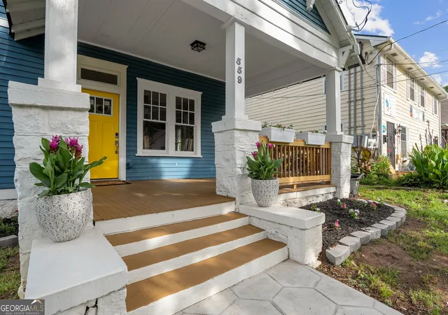 Photo 2 of Single family home for sale at 559 Hopkins St SW, Atlanta, GA 30310 | MLS# 10811556 | Listing updated on 2026-08-06