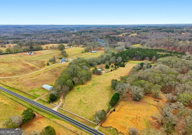 3rd image of 1295 Double Bridge Rd, Winder, GA 30680 | MLS# 10768981