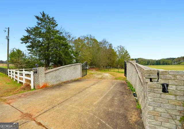 5th image of 1295 Double Bridge Rd, Winder, GA 30680 | MLS# 10768981