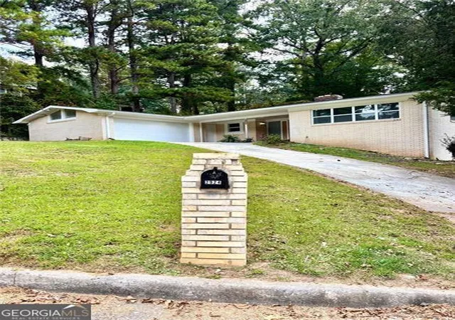 3rd image of 2924 Handy Dr, Atlanta, GA 30318 | MLS# 10643778