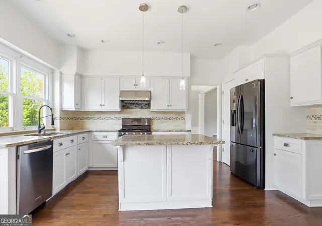 Photo 2 of Single family home for sale at 7770 Llangollen Wy, Cumming, GA 30041 | MLS# 10728846 | Listing updated on 2026-09-05