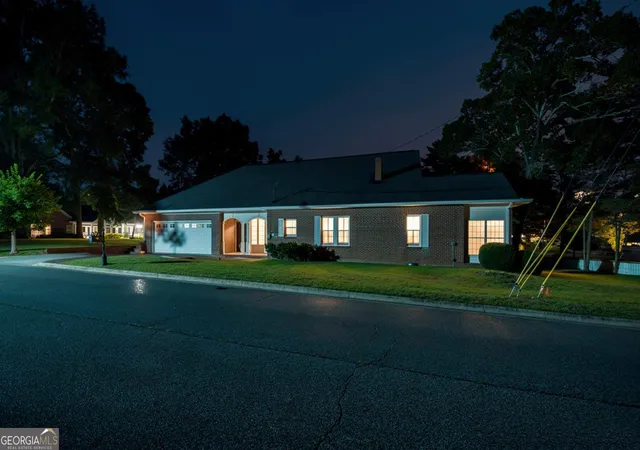Photo 2 of Sale Pending at 1261 Enota Ave Ne, Gainesville, GA 30501 | MLS# 10787512 | Listing updated on 2026-08-30