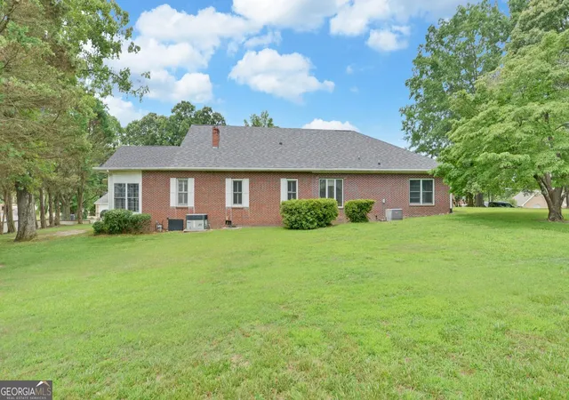 Photo 4 of Sale Pending at 1261 Enota Ave Ne, Gainesville, GA 30501 | MLS# 10787512 | Listing updated on 2026-08-30