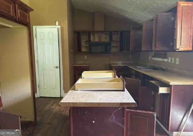 Photo 4 of Sale Pending at 2112 Auburn St, Tuskegee, AL 36083 | MLS# 10799443 | Listing updated on 2026-09-09