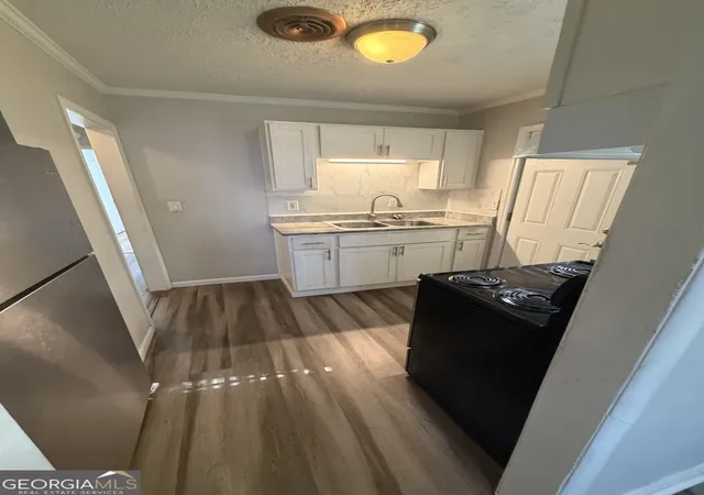 Photo 3 of Single family home for sale at 120 Meadowdale Dr, Warner Robins, GA 31088 | MLS# 10829848 | Listing updated on 2026-09-09